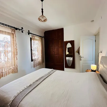 Beachfront Center Dream House 博德鲁姆