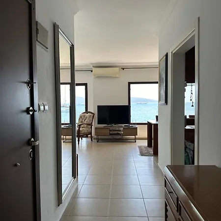 Beachfront Center Dream House *