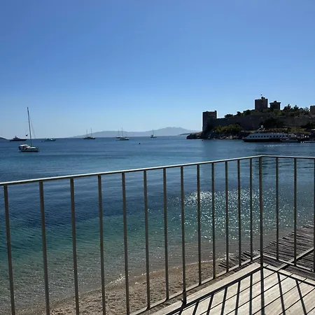 Beachfront Center Dream House 아파트